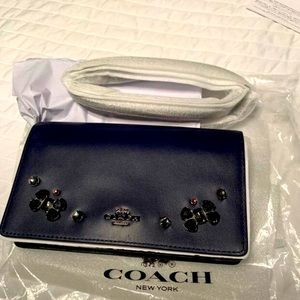 Hayden Crossbody Clutch w Crystal appliqué